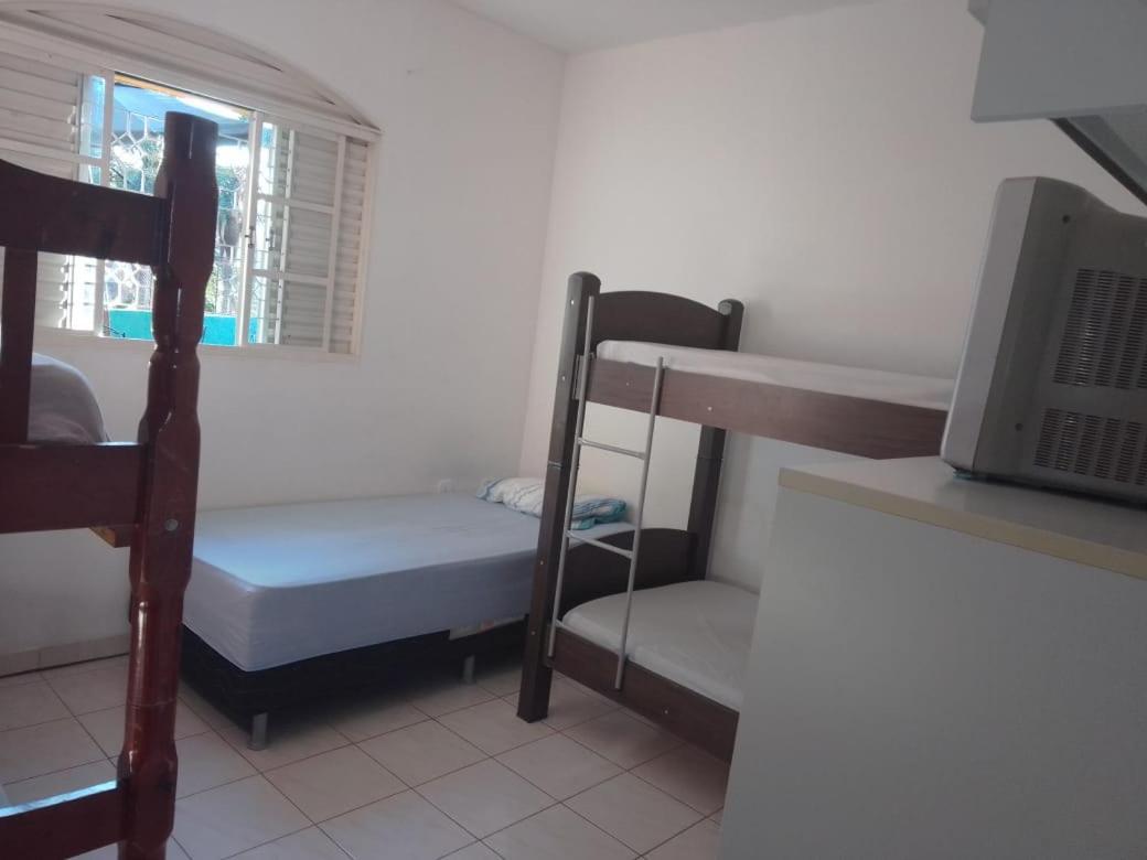 Hostel Office- Hospedagem Climatizada Quartos E Apartamentos Privativos Extrema Exterior foto